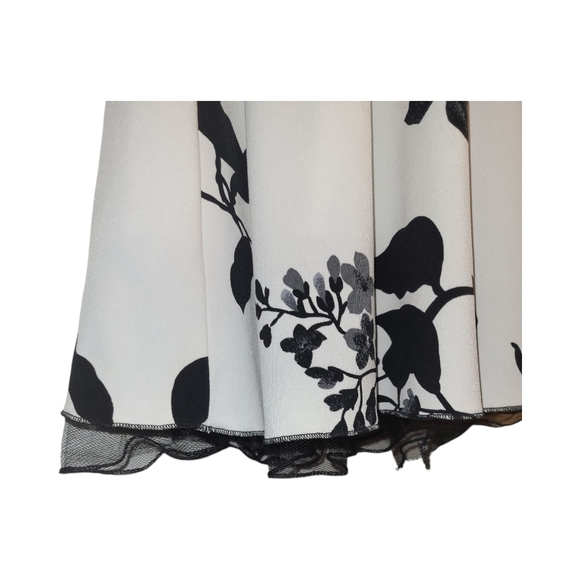 Designer Speechless Med. Black and White Halter Sundress With Tulle Lining - Picture 9 of 10